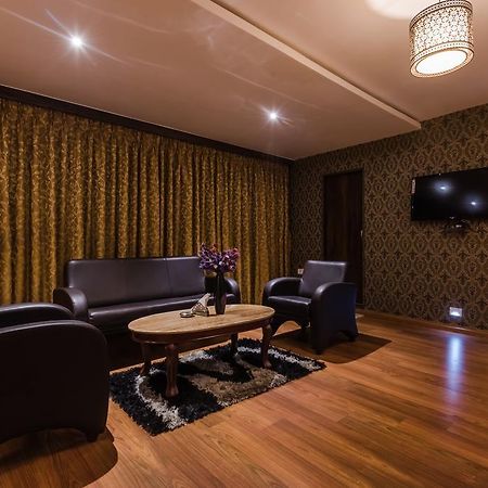 Hotel Peace Park Panvel Eksteriør billede